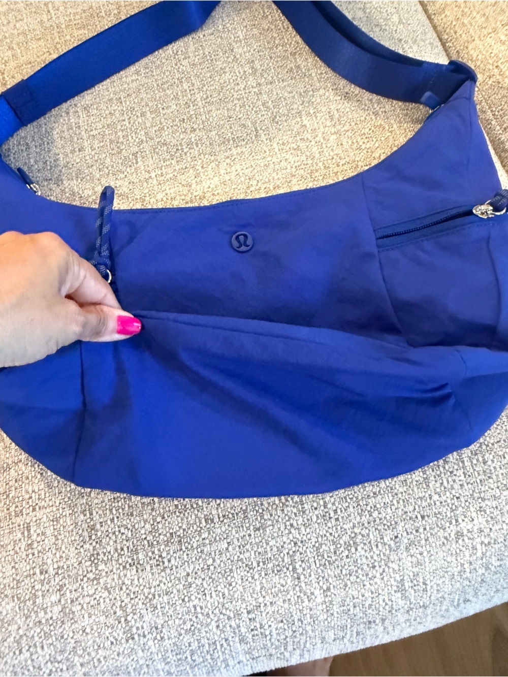 Lululemon Slouchy Sling Bag 6L riverside blue NWT - Picture 9 of 14